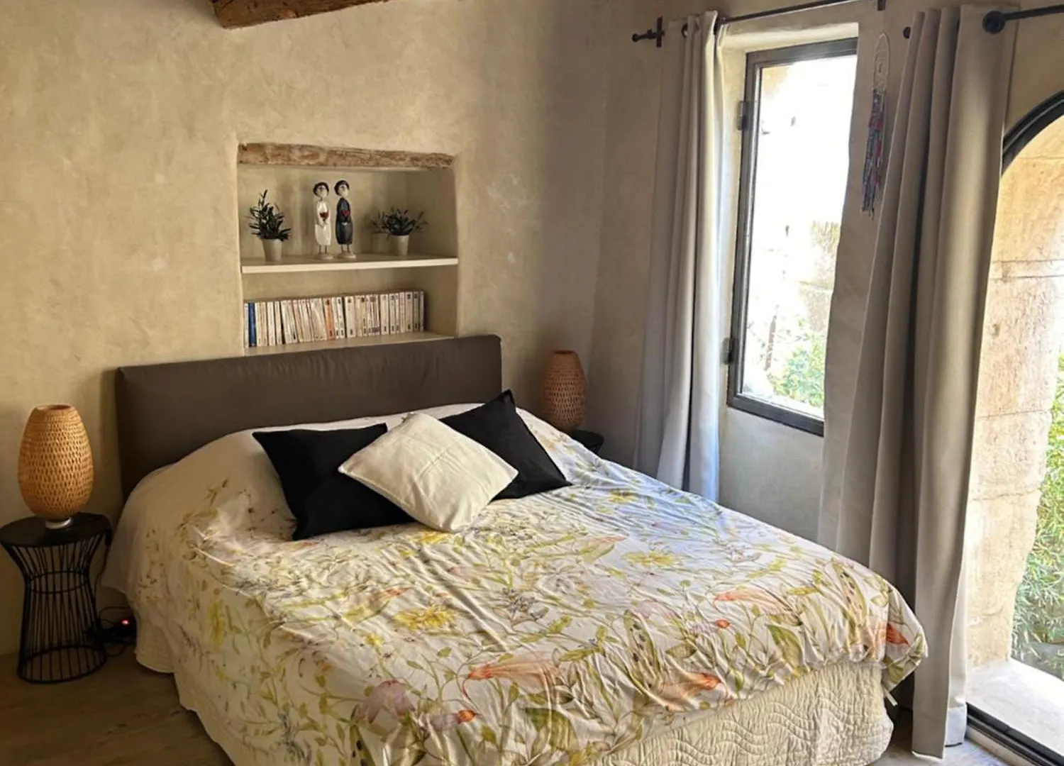 Holiday home 18 Nostra - Une Maison De Charme Dans Le Centre Historique Saint-Remy-de-Provence